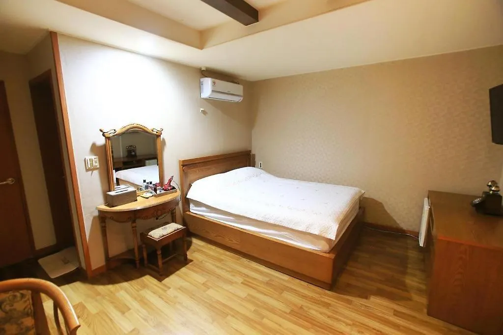 Monaco Hotel Jeju Motel