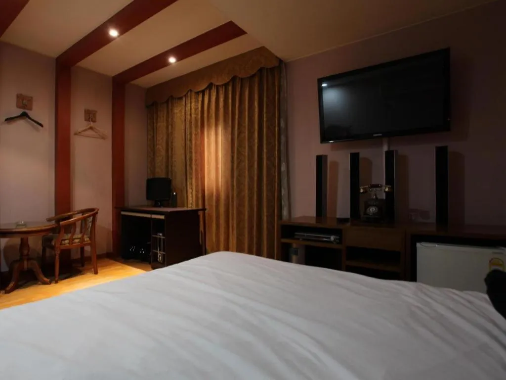Monaco Hotel Jeju Motel