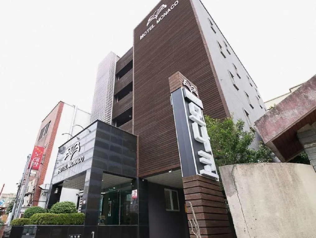 Monaco Hotel Jeju 2*,