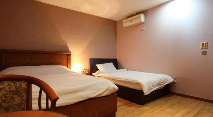 Monaco Hotel Τζέτζου 2*,  Νότια Κορέα